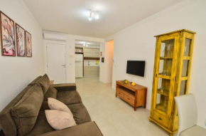 Apartamento a 150 mts da praia, condomínio com piscina nos Ingleses Norte N1166